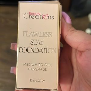Flawless stay Foundation